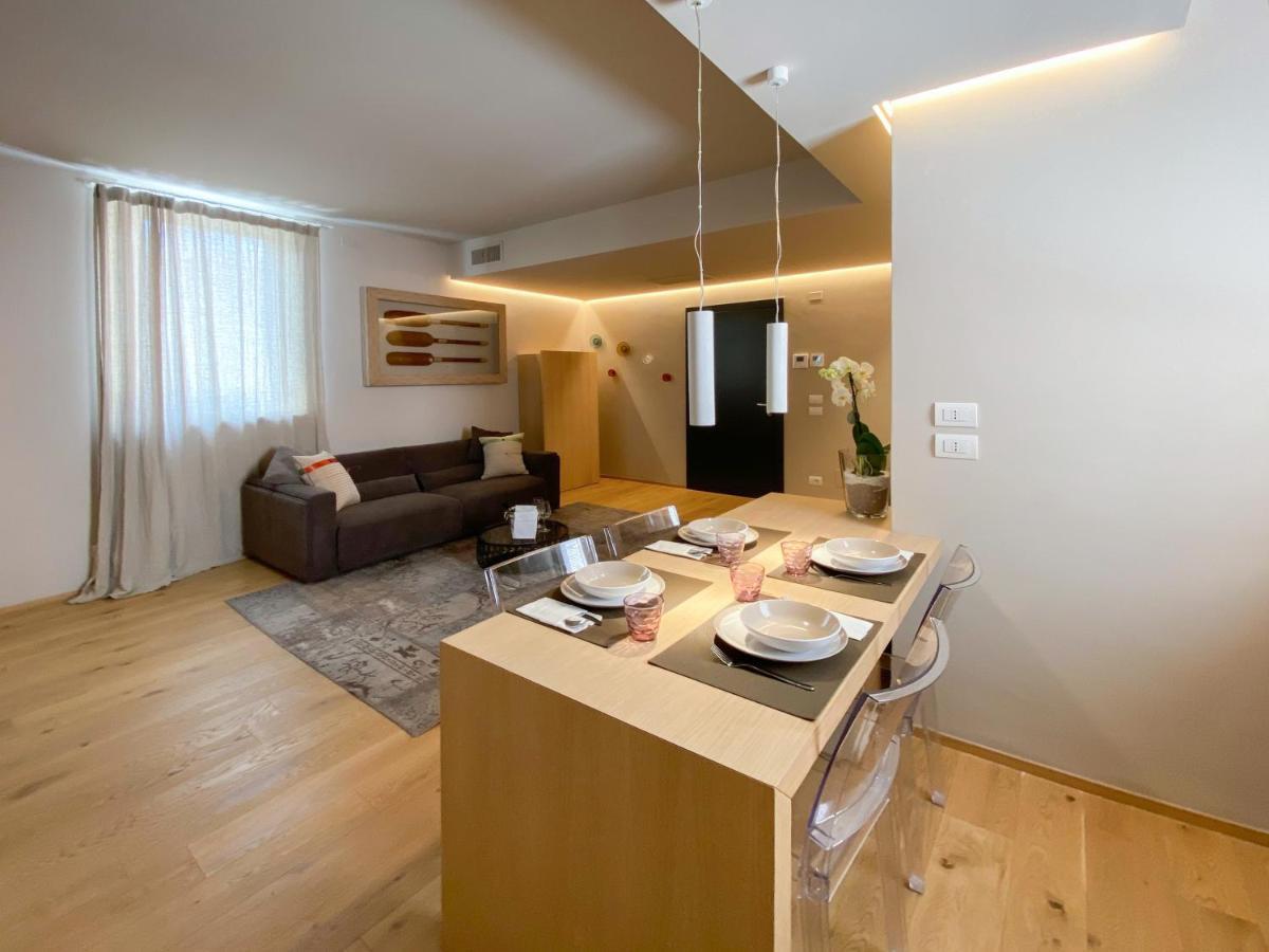 Time To Be - Luxury Apartments Centro Storico Peschiera del Garda Exterior photo