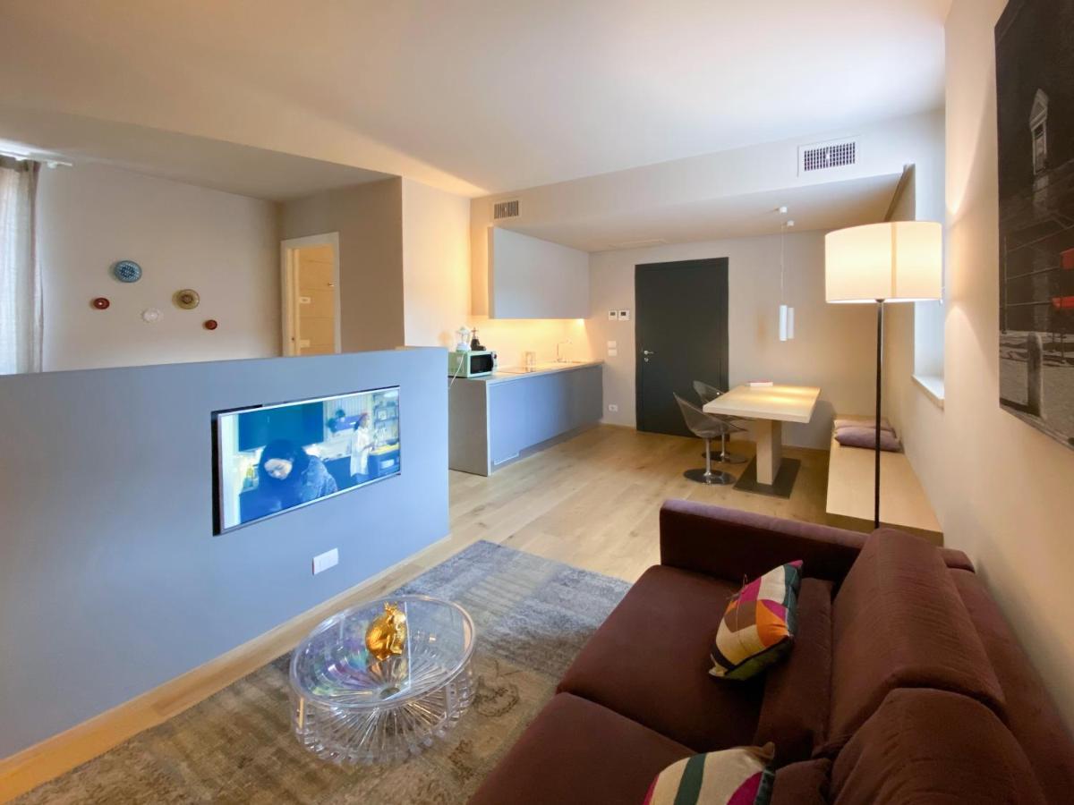 Time To Be - Luxury Apartments Centro Storico Peschiera del Garda Exterior photo