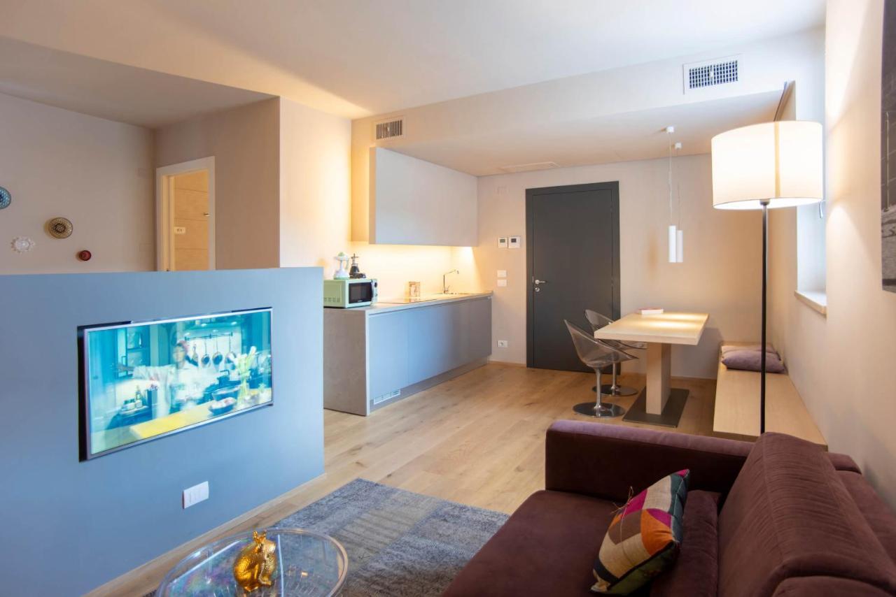 Time To Be - Luxury Apartments Centro Storico Peschiera del Garda Exterior photo